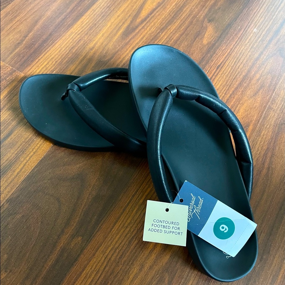 Universal Thread Goods Co., Black Flip Flop style Sandals